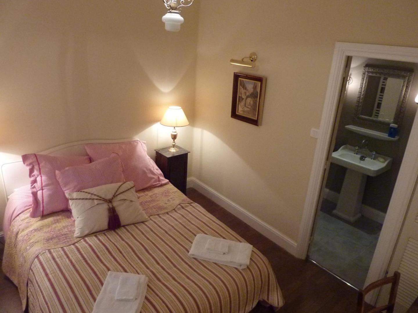 La Trimouille Le Logis Alexandra Bnb الغرفة الصورة