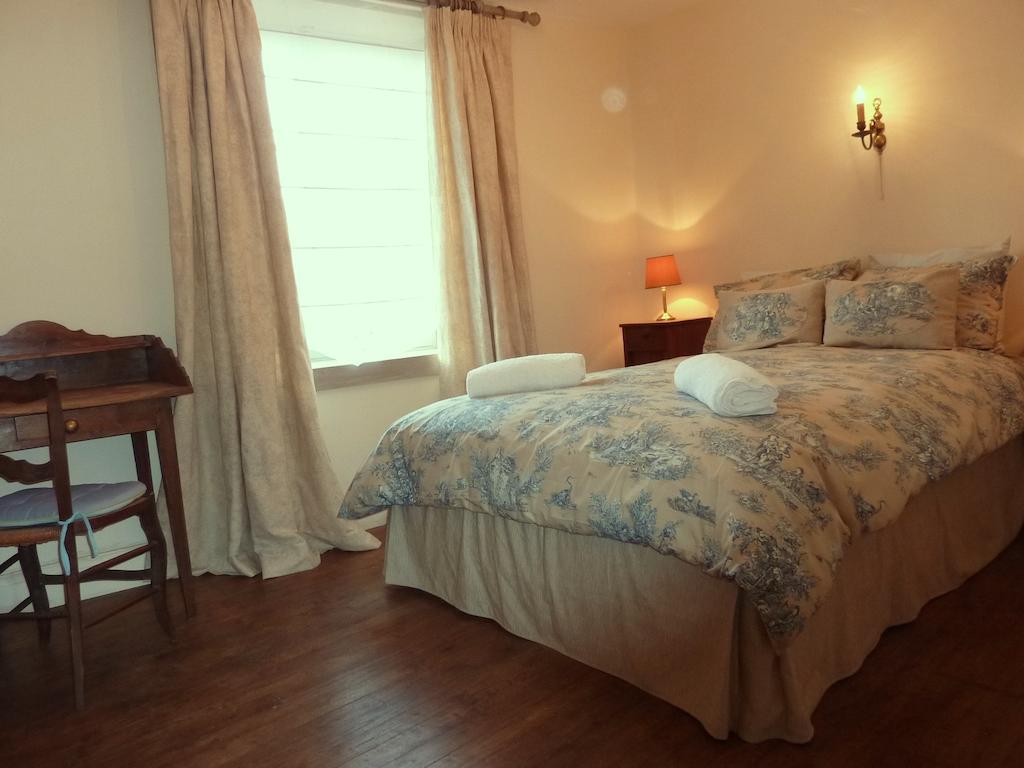 La Trimouille Le Logis Alexandra Bnb الغرفة الصورة